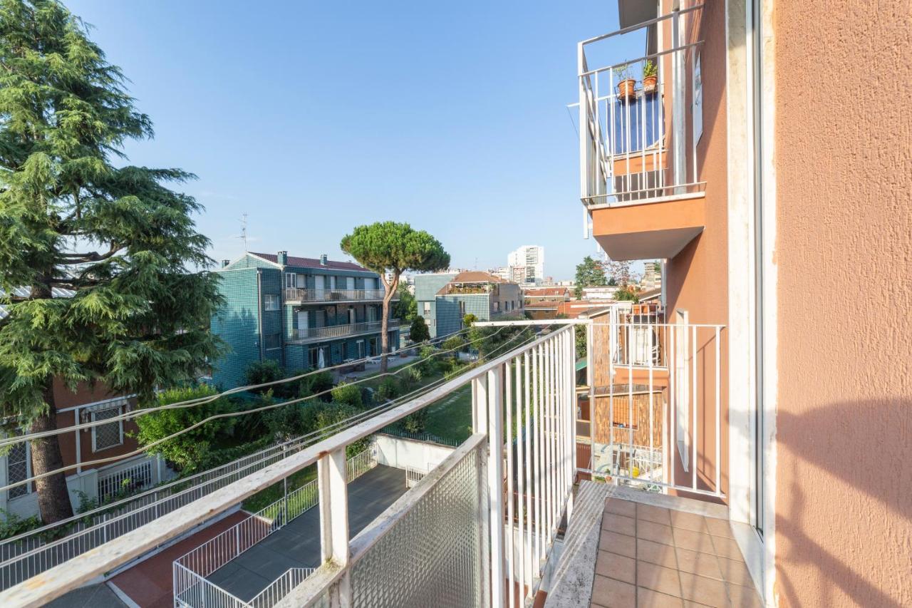 Precotto Comfortable Flat With Balcony Apartment Milano Exterior foto
